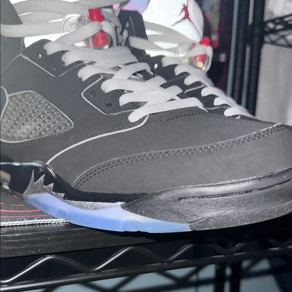 Jordan Black and White Men's Sneakers - Picture 4 of 4